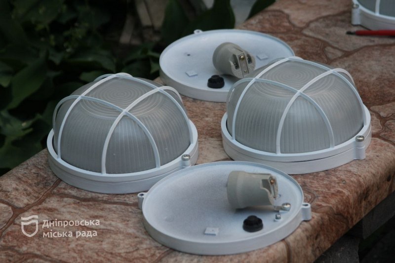 Нова електрика, сантехніка: у Дніпрі продовжують ремонтувати житловий фонд