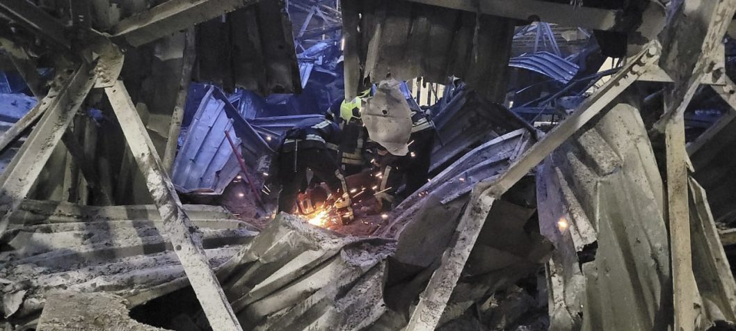 Трое погибших и 13 раненых: российские оккупанты совершили очередной теракт в Одессе - рис. 4