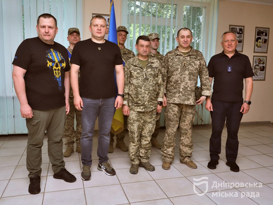 Мер Дніпра Борис Філатов привітав військових, які захищають місто від російських ракет