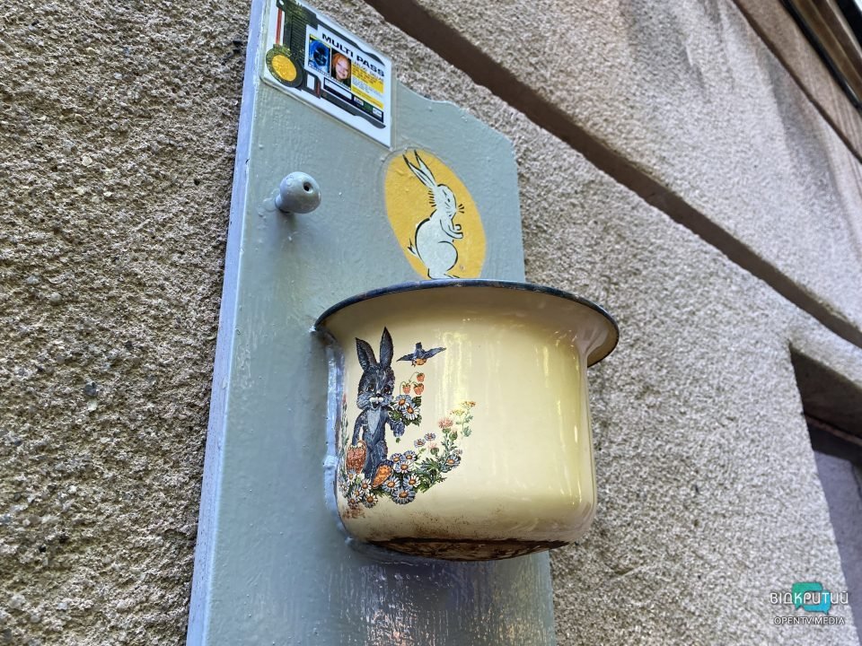 У Дніпрі відкрили інсталяцію, присвячену акторці Міллі Йовович