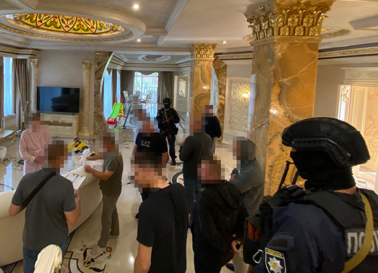 На Днепропетровщине задержали на махинациях с топливом участников ОПГ