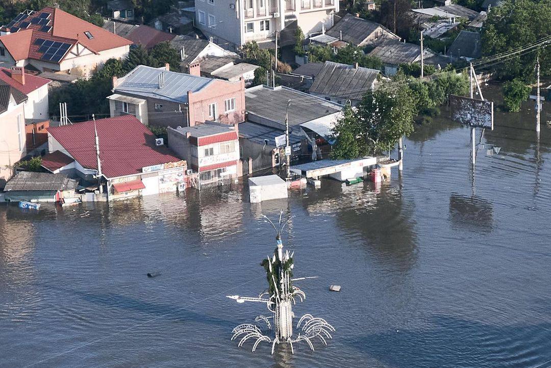 Идет эвакуация: из-за подрыва Каховской ГЭС затопило Херсон - рис. 3