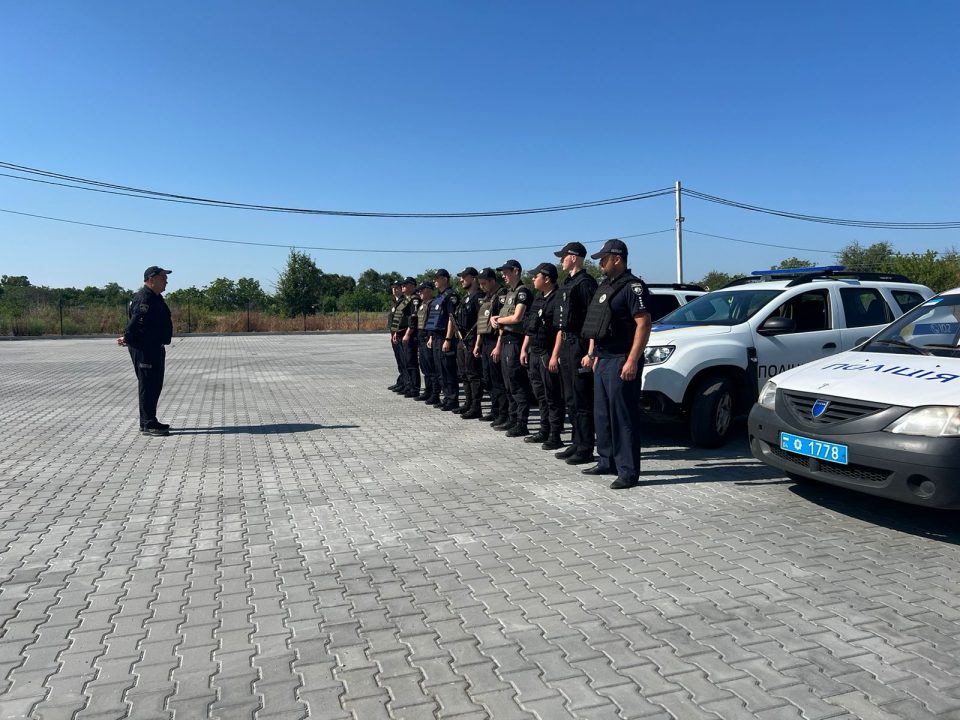 На Дніпропетровщині поліцейські патрулюють прибережну зону після підриву Каховської ГЕС