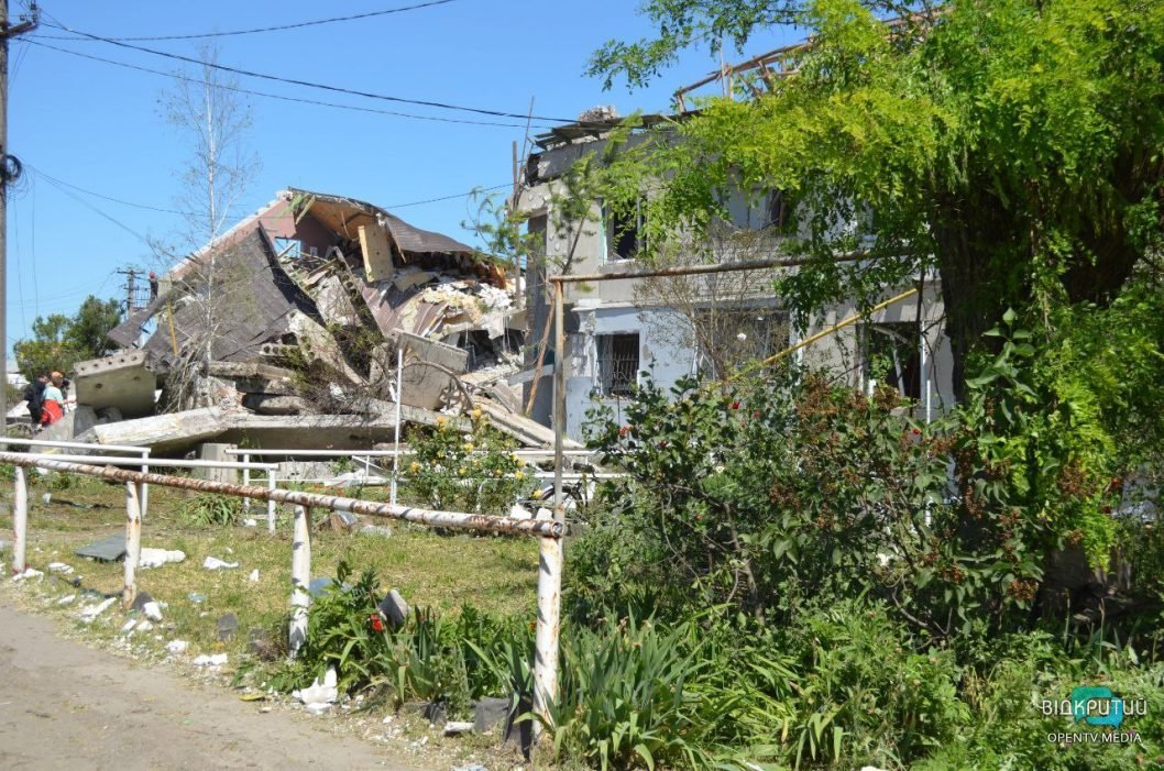 Наслідки ракетного удару російських окупантів по передмістю Дніпра - рис. 17