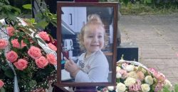 Подгородное простилось с 2-летней Лизой, погибшей от ракеты россиян - рис. 10
