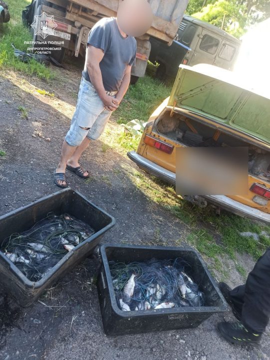 Виловив 230 рибин: на Дніпропетровщині затримали рибалку-бракон'єра