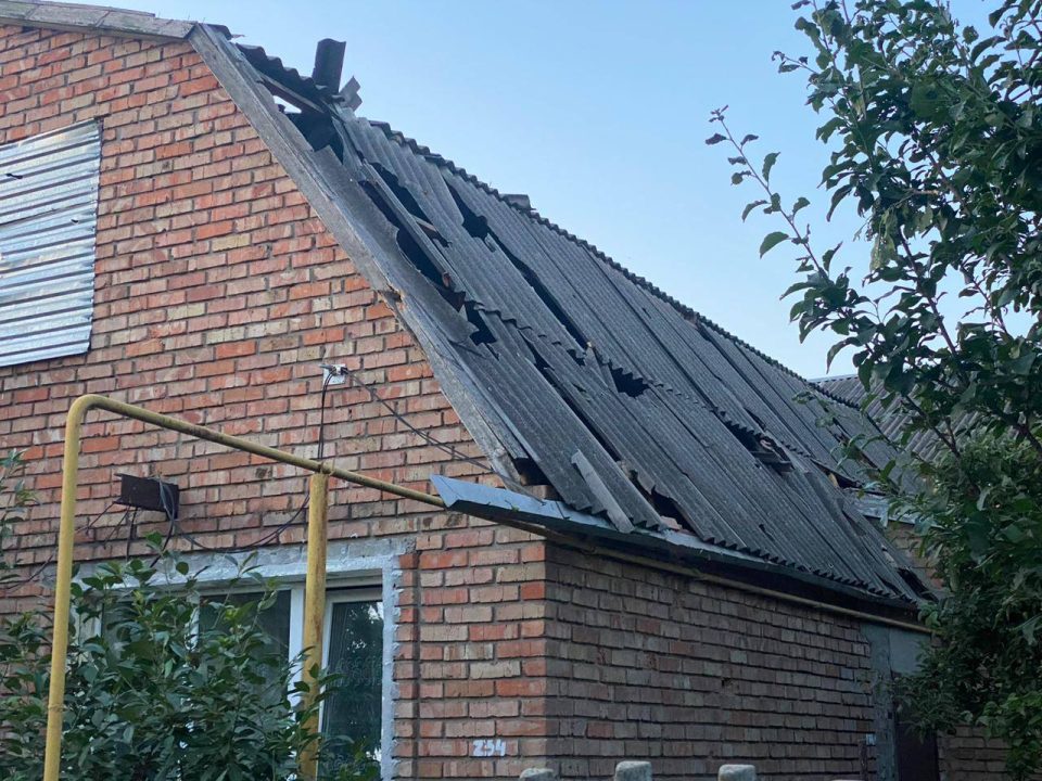 Російські окупанти обстріляли Нікопольщину: пошкоджені житлові будинки - рис. 2