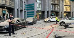 Наслідки падіння уламків ворожої ракети у Києві: кількість постраждалих зросла, є загиблі