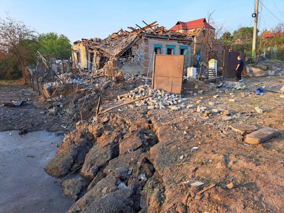 Вночі окупанти атакували житловий сектор та інфраструктурні об'єкти у Дніпрі: є постраждалі