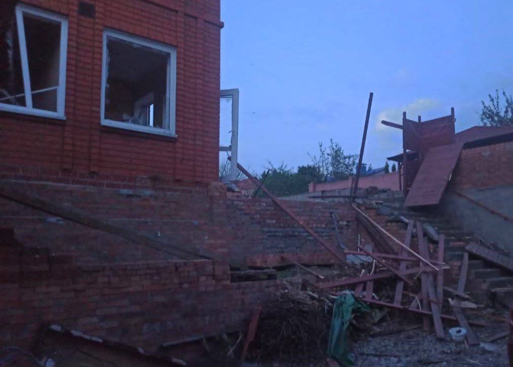 Вночі окупанти атакували житловий сектор та інфраструктурні об'єкти у Дніпрі: є постраждалі