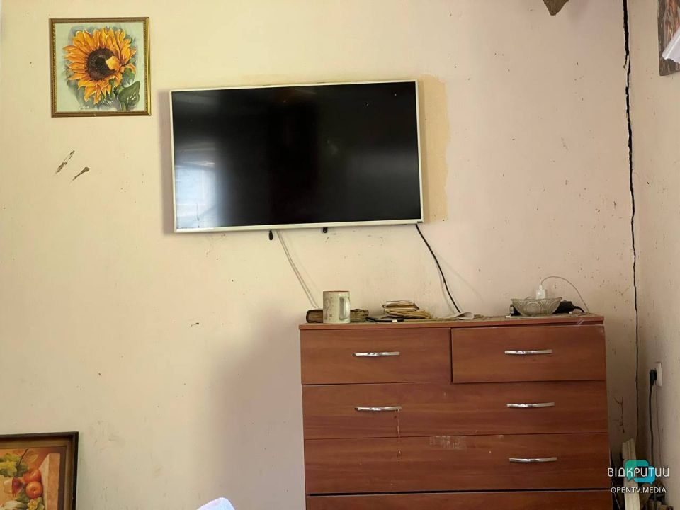 Зруйновані будинки і розбиті життя: мешканці Дніпра про наслідки ворожої атаки