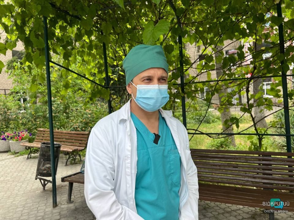 Лікарі розповіли про стан постраждалих через ракетні удари по Дніпру