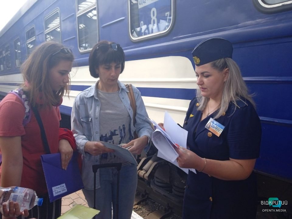 З Дніпра вирушив перший потяг з жіночим купе: чи вподобали пасажирки нововведення