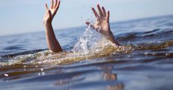 В пригороде Днепра спасатели достали тело мужчины из водоема - рис. 13