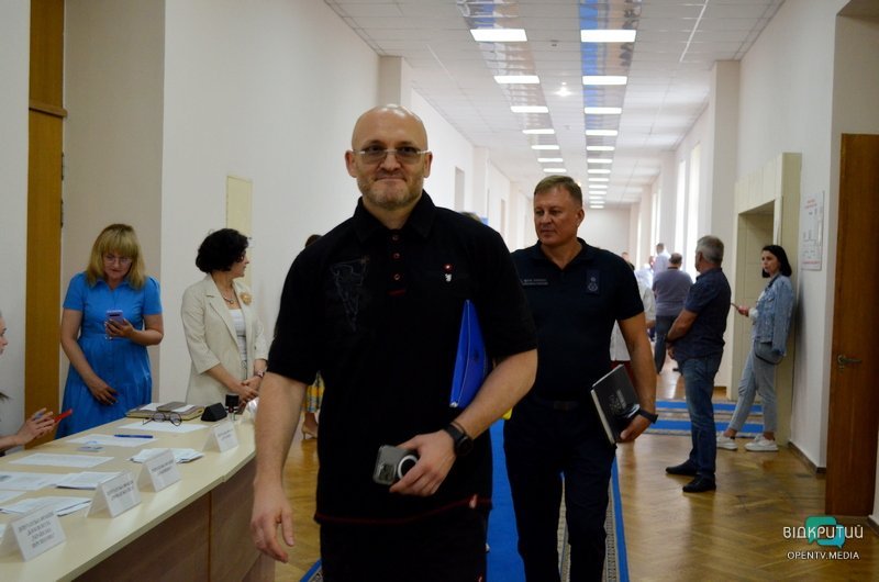 Облаштування укриттів, підтримка військових та ВПО: як у Дніпрі пройшла сесія облради