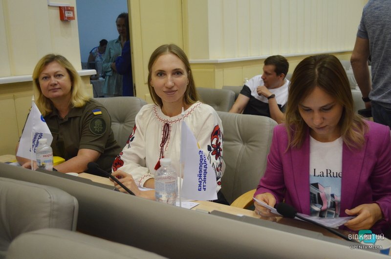 Облаштування укриттів, підтримка військових та ВПО: як у Дніпрі пройшла сесія облради