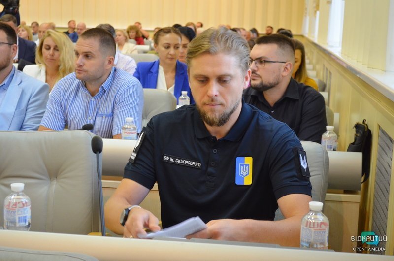 Облаштування укриттів, підтримка військових та ВПО: як у Дніпрі пройшла сесія облради