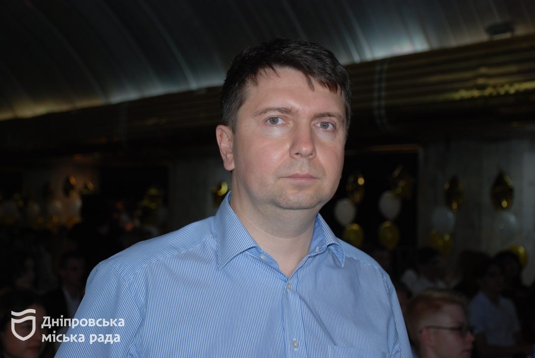 Несмотря на войну и дистанционное обучение, в Днепре увеличилось количество золотых медалистов. - рис. 8