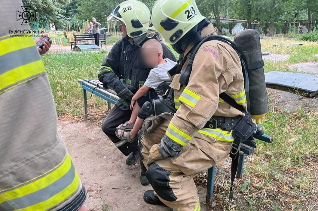 На Дніпропетровщині з пожежі врятували дитину