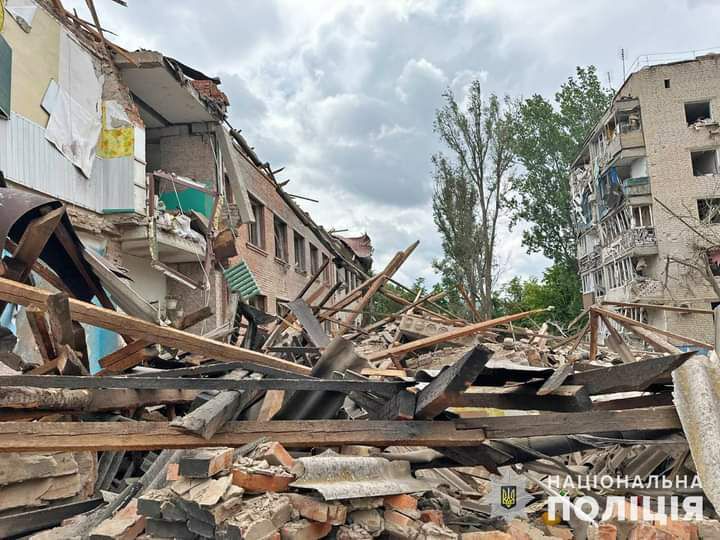 4 загиблих, 11 постраждалих: російські окупанти здійснили авіаудар по Запорізькій області