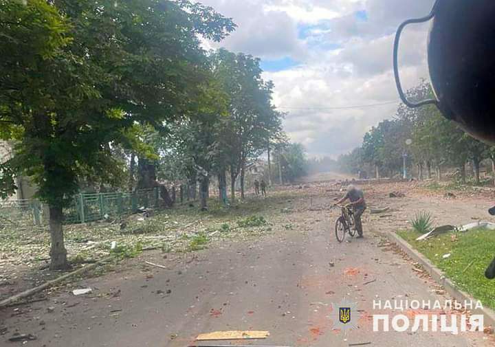 4 загиблих, 11 постраждалих: російські окупанти здійснили авіаудар по Запорізькій області - рис. 3