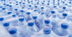 Жителям Нікопольського району роздали 7000 пляшок питної води
