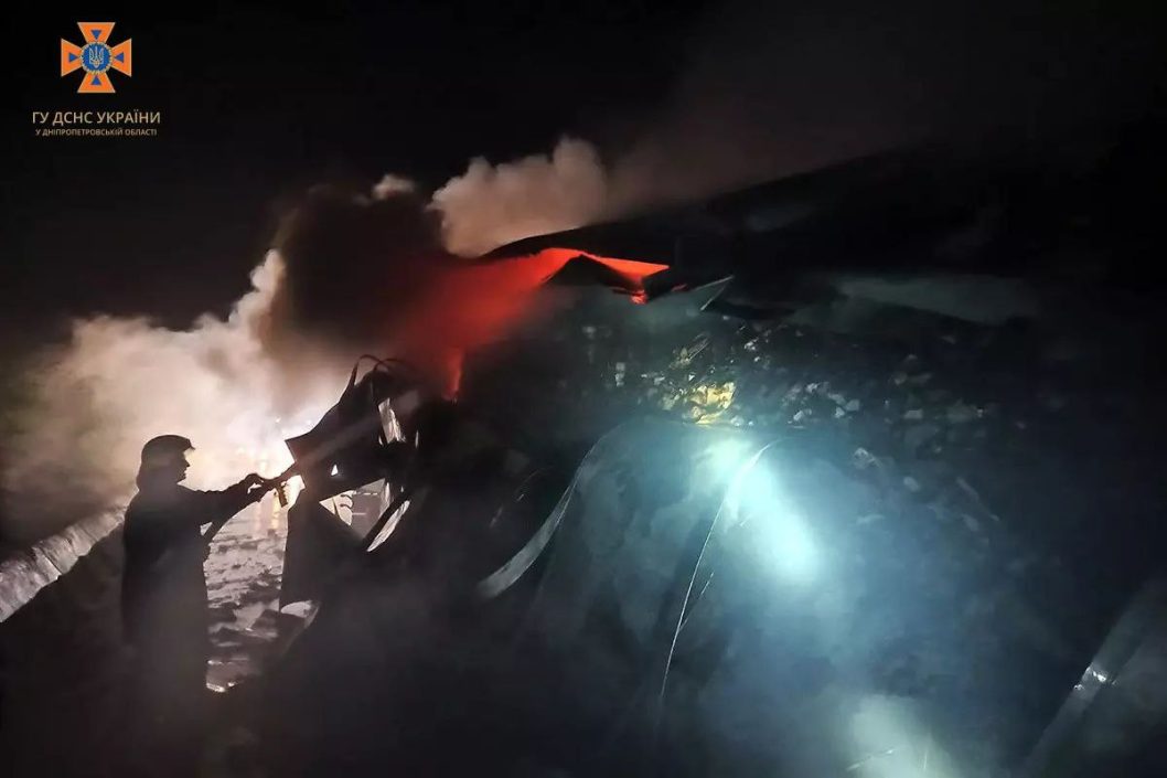 На Дніпропетровщині через блискавку загорілась вантажівка