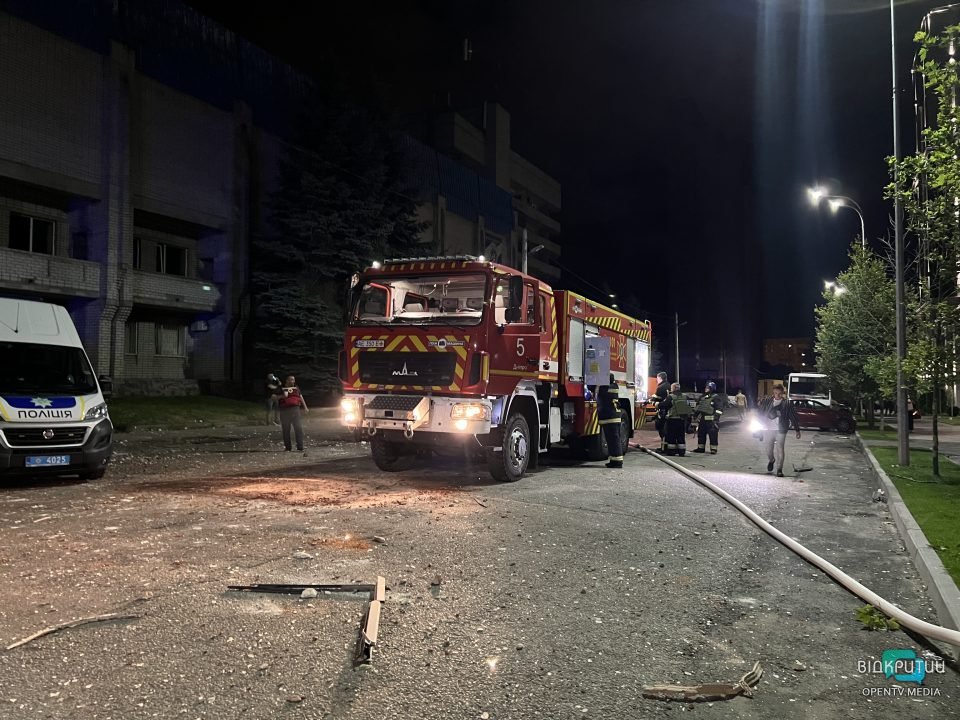 6 постраждалих, рятувальна операція завершена: подробиці ракетної атаки по Дніпру з місця подій