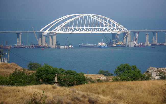 В результате взрывов на Крымском мосту есть погибшие и раненый: новые подробности
