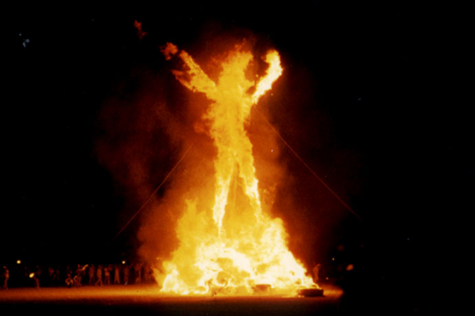 Украина на фестивале "Burning Man" будет презентовать гигантского противотанкового ежа - рис. 1