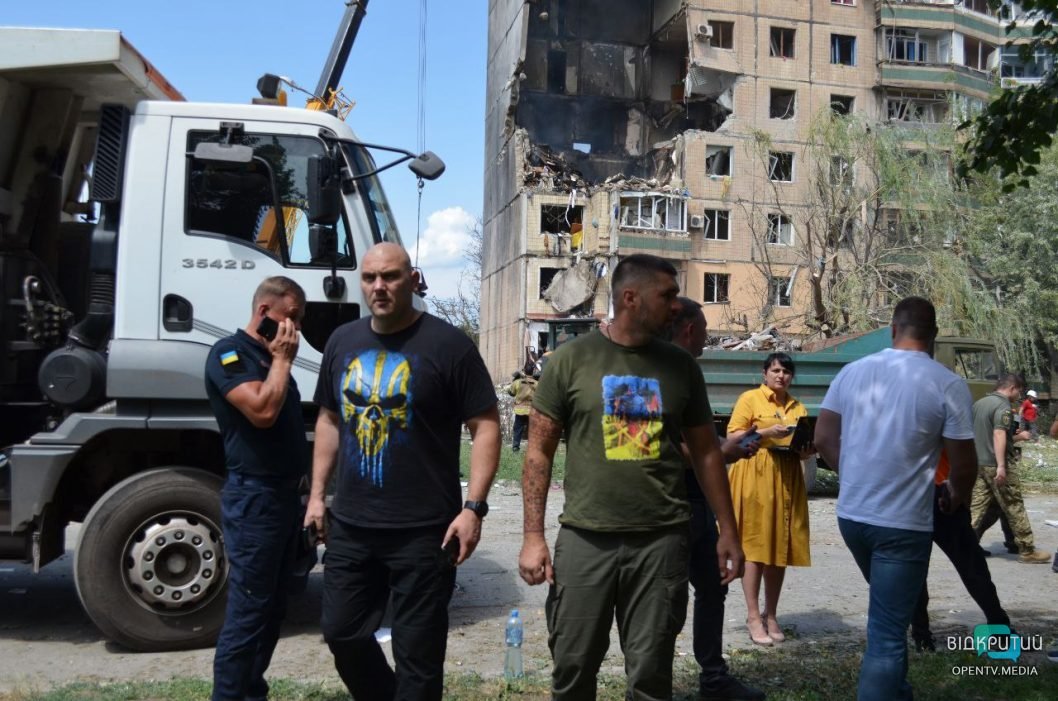 Зруйновані будинок та навчальний заклад: наслідки ракетного удару по Кривому Рогу