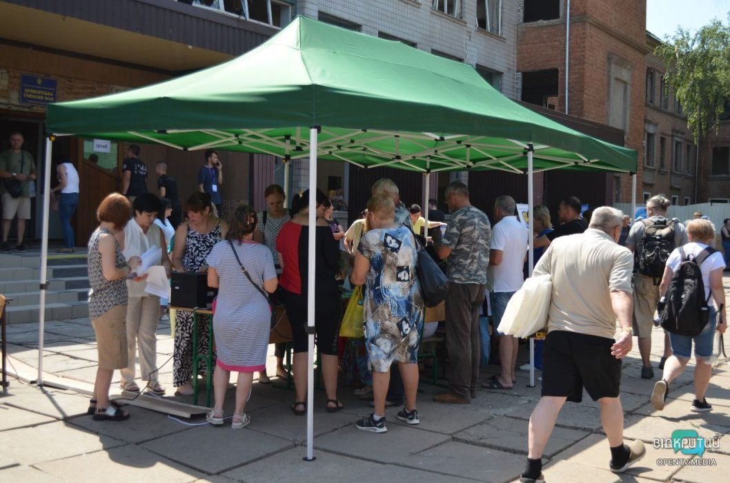 Зруйновані будинок та навчальний заклад: наслідки ракетного удару по Кривому Рогу