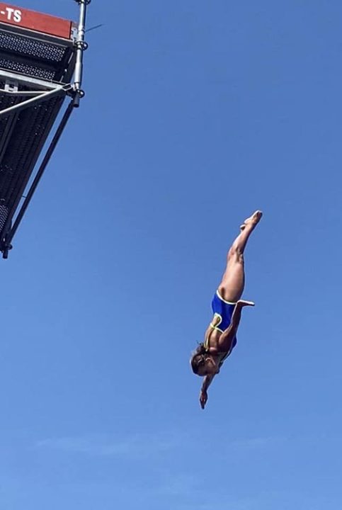 Спортсменка з Дніпра перемогла на турнірі з висотних стрибків у воду