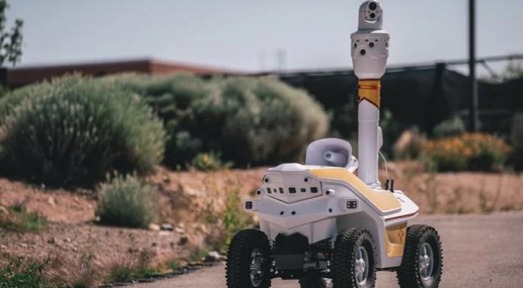 У США муніципальні школи почали патрулювати роботи