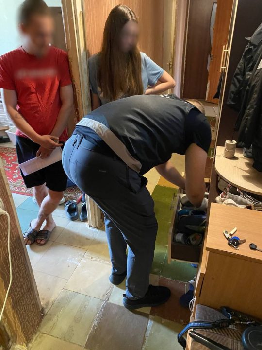 Жители Днепропетровщины вымогали деньги у волонтеров и предпринимателей Волыни