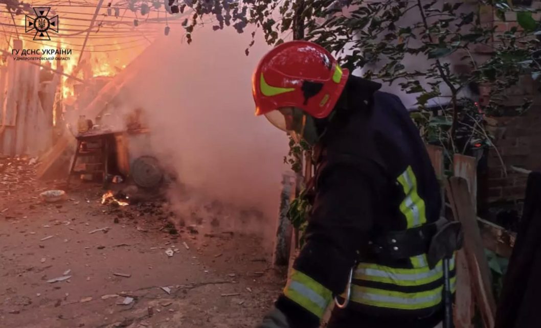 Знищена господарча споруда: у Нікополі сталася пожежа