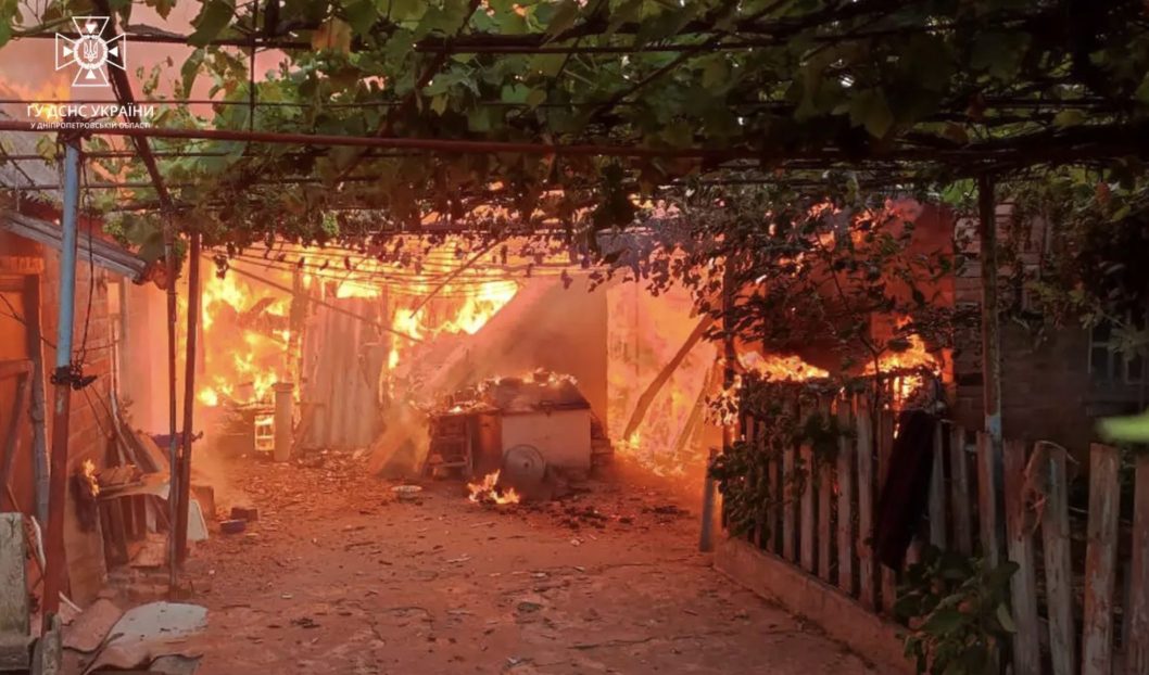 Знищена господарча споруда: у Нікополі сталася пожежа