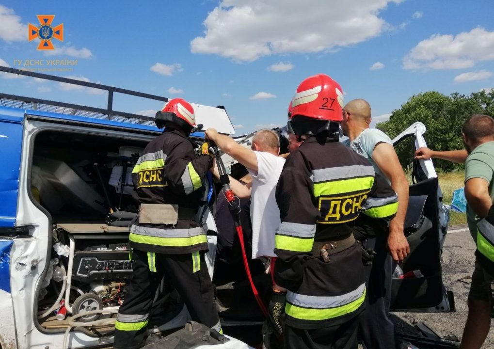 1 загиблий та 17 постраждалих: на Кіровоградщині сталася ДТП