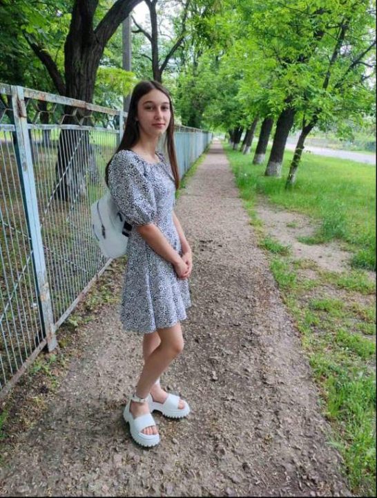 Пішла з дому та не повернулась: на Дніпропетровщині шукають 15-річну Аліну Кобельчук - рис. 1