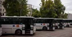 Днепропетровщина получила 14 больших школьных автобусов от Франции - рис. 4