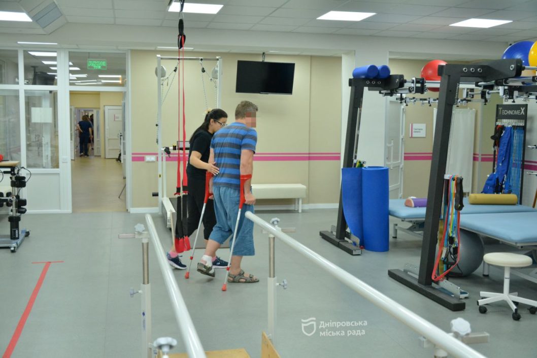 Як у Дніпрі рятують та повертають до повноцінного життя захисників України