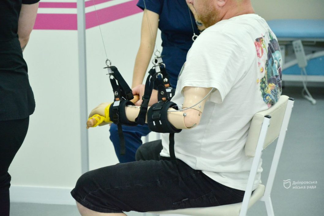 Як у Дніпрі рятують та повертають до повноцінного життя захисників України