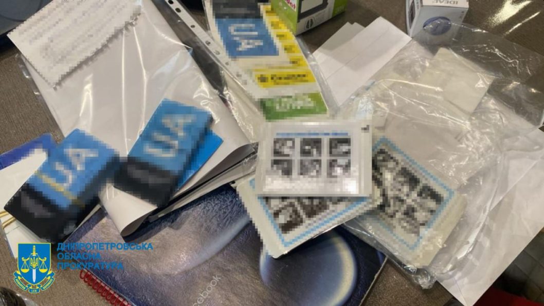 На Дніпропетровщині судять зловмишників за продаж підробного зерна