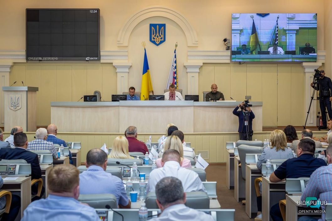 Облаштування укриттів, підтримка військових та ВПО: як у Дніпрі пройшла сесія облради - рис. 3