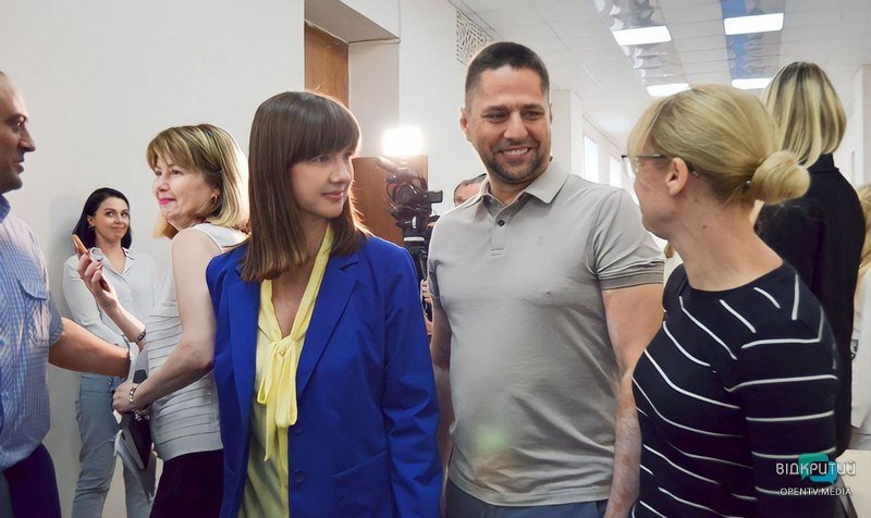 Облаштування укриттів, підтримка військових та ВПО: як у Дніпрі пройшла сесія облради