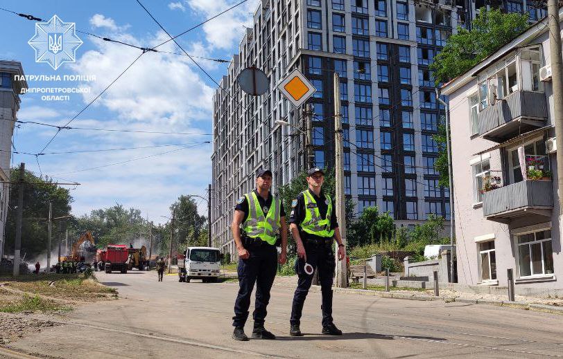 У Дніпрі через ліквідацію наслідків ракетного удару перекрили рух вулицею Короленка - рис. 1