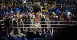 Посвящаю победу Украине и ВСУ: Усик нокаутировал Дюбуа и защитил чемпионские титулы в тяжелом весе - рис. 12