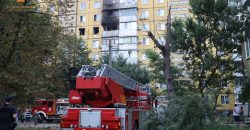 В Днепре на Янтарной произошел масштабный пожар в многоэтажке - рис. 1