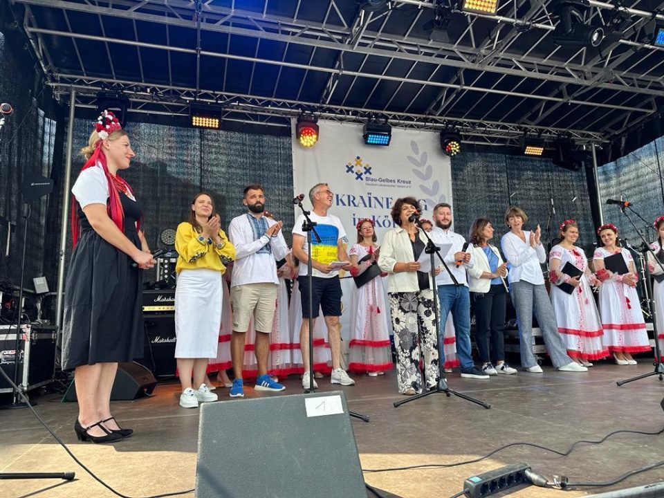 В немецком Кельне провели фестиваль в поддержку Украины и Днепра - рис. 2