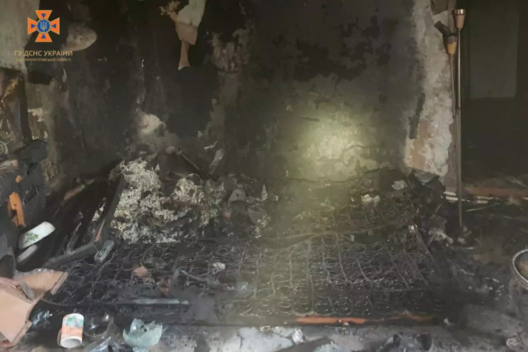 В Кривом Роге произошел пожар: из жилого дома спасли мужчину - рис. 3